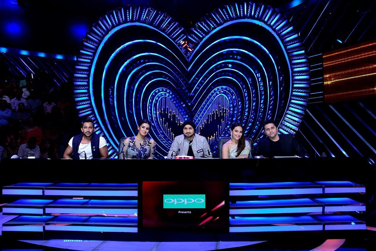 Terence, Geeta, Harbhajan, Sonakshi and Mohit sit on the judges’ panel. (Photo courtesy: Star Plus)