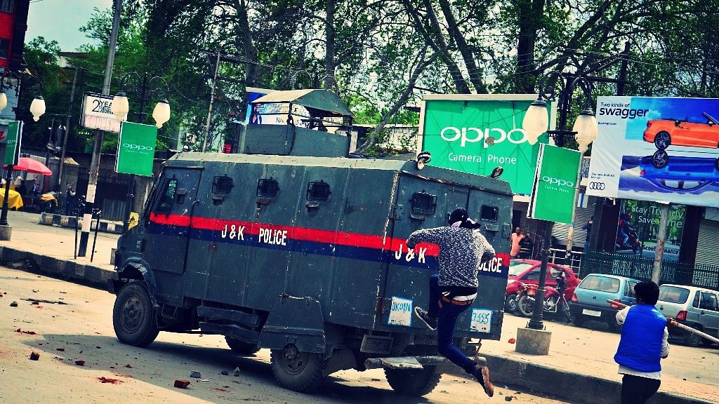 Students clashed with security forces in Kashmir. (Photo Courtesy: Syed Shahriyar)