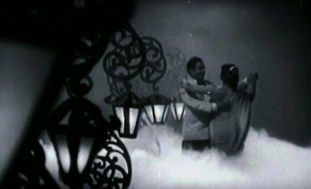 The setting, the lighting and the framing: Guru Dutt’s perfection is in the details. 