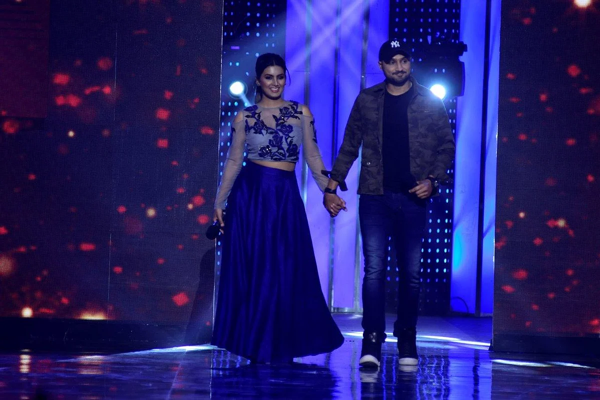 Geeta and Harbhajan take centrestage. (Photo courtesy: Star Plus)