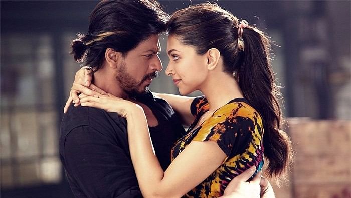 Deepika reportedly rejected a film with SRK due to her prior commitments to <i>Padmavati</i>. (Photo courtesy: Twitter/TarekhPeTarekh)