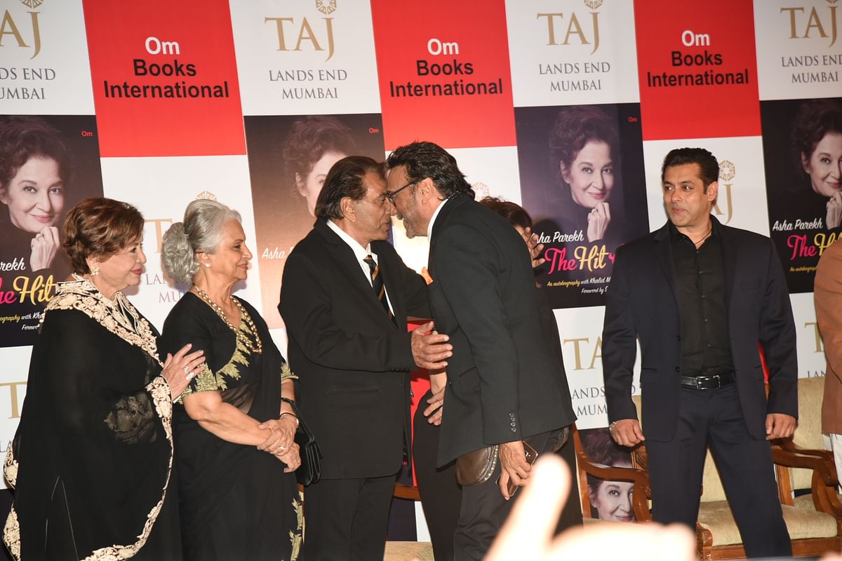 Salman Khan launched Asha Parekh’s autobiography in Mumbai, here are the pictures.