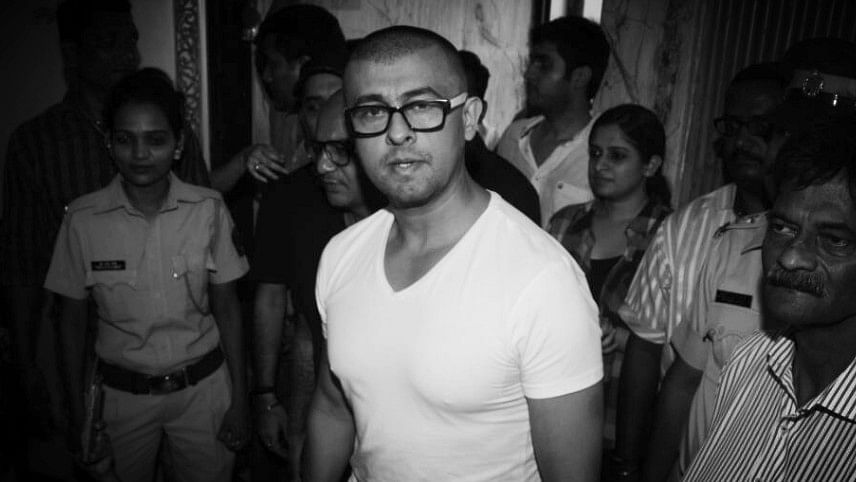 Sonu Nigam shaves his head after a maulvi issues fatwa. (Photo: The Quint)