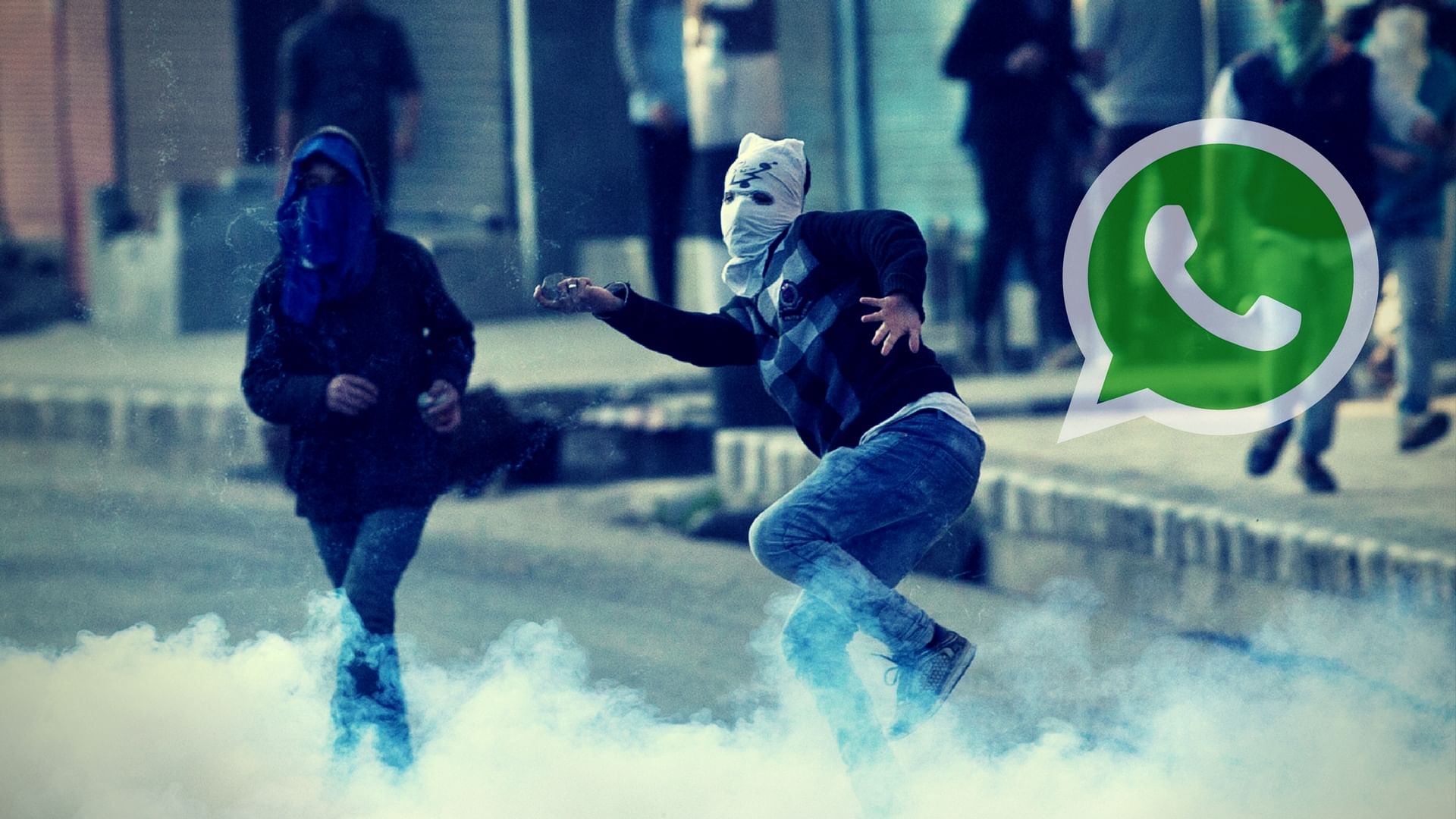 Stone pelters in Kashmir have been mobilising themselves through WhatsApp (Photo: AP/Altered by <b>TheQuint)</b>