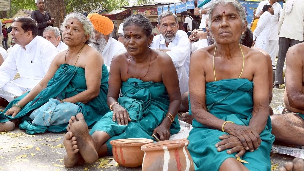 Drought-affected farmers from Tamil Nadu during a sit-in demonstration at Jantar Mantar in New Delhi on 24 March 2017. (Photo: IANS)