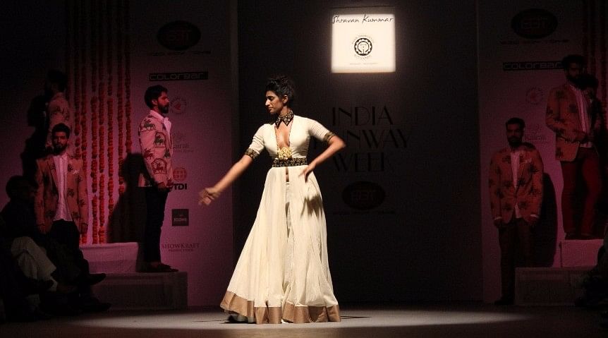 By drawing attention to the plight of weavers, the designer’s collection has its heart in the right place. 