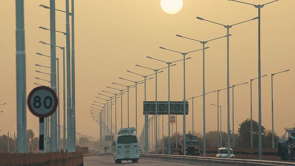 Kelambakkam village and Thiruporur town will be connected to road; land being acquired for project. 
