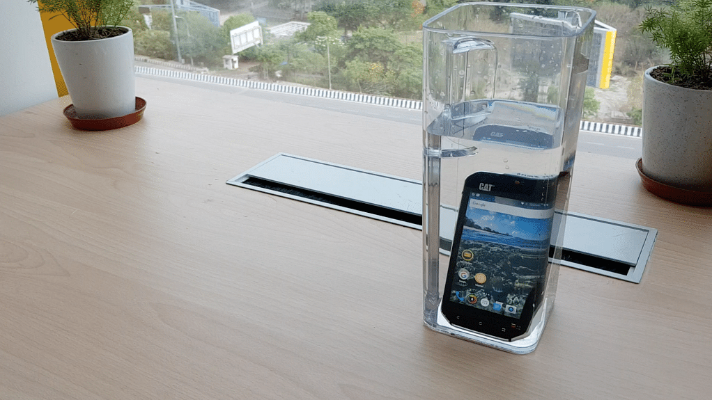 The CAT S60 is waterproof to a depth of 5 meters for 1 hour. (Photo: <b>The Quint</b>)