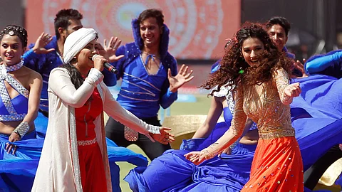 In Pics Disha Patani Amp Harshdeep Kaur At Kxip S Opening Ceremony