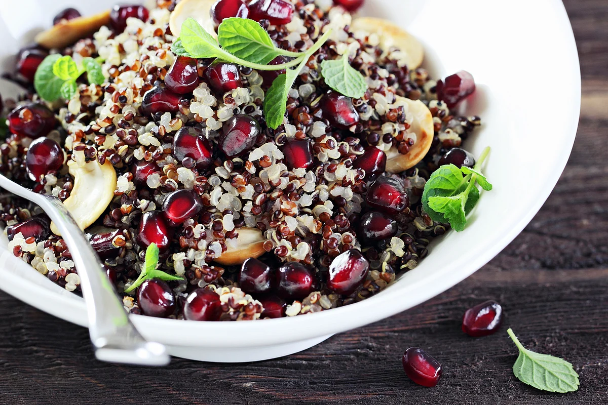 The significant level of carotenoids and vitamin A found in amaranth leaves is a major boost for eye health. (Photo: iStock)
