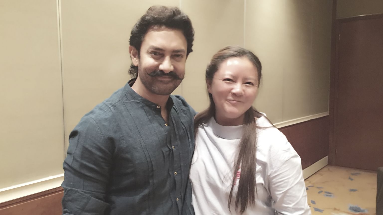 When Dong met Aamir Khan in China. (Photo Courtesy: Julie Dong)