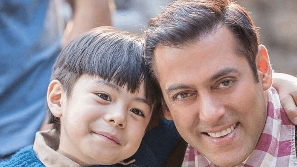 Salman Khan with his little <i>Tubelight</i> co-star. (Photo courtesy: <a href="https://www.instagram.com/p/BPnksXkjats/?taken-by=beingsalmankhan&amp;hl=en">Instagram/@beingsalmankhan</a>)