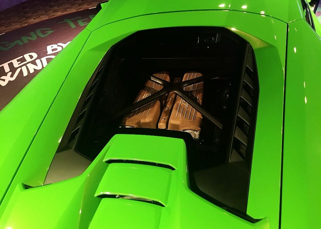 Lamborghini Huracan Performante hits the top speed of 325 Km/hr. 