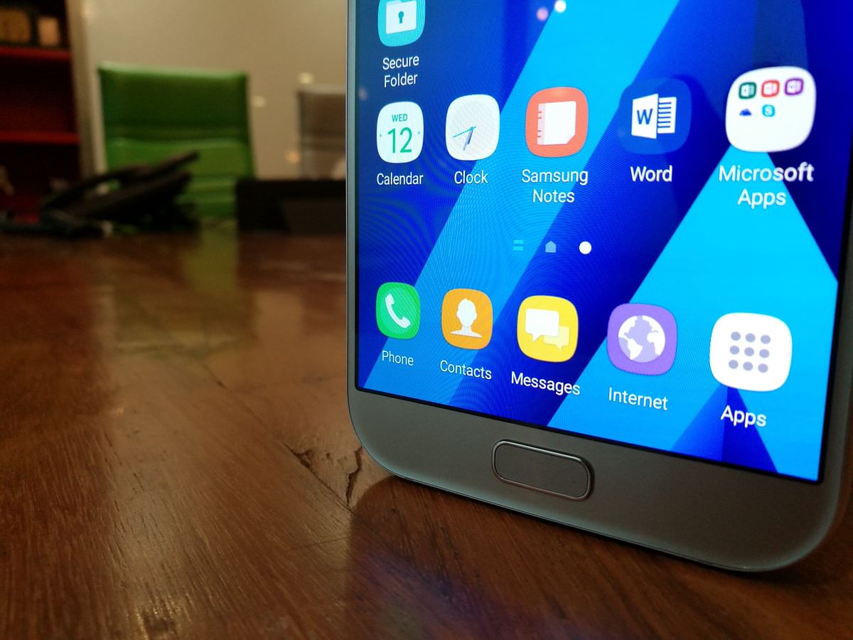 Samsung Galaxy A7 comes in a new avatar. Is it worth the price tag of Rs 33,490. 