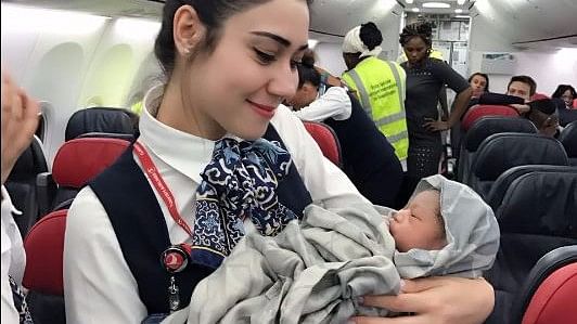 Woman delivers a baby 42,000 ft above sea level. (Photo Courtesy: Twitter/<a href="https://twitter.com/TurkishAirlines">Turkish Airlines</a>) 