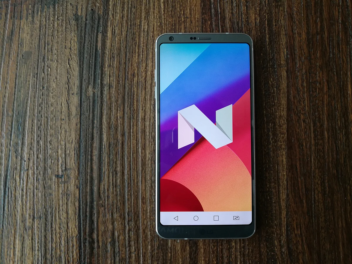 The LG G6 comes bundled with Android 7.0 Nougat.(Photo: <b>The Quint</b>)
