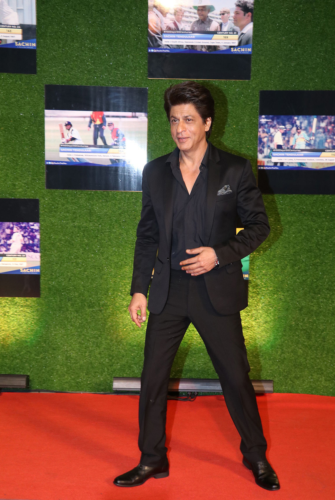 From Shah Rukh Khan to Pahlaj Nihalani - the who’s who of Bollywood were at the ‘Sachin’ premiere.