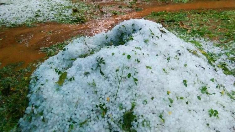 The roads in Waynad district were covered in hailstones for over 12 hours. (Photo Courtesy: The News Minute)