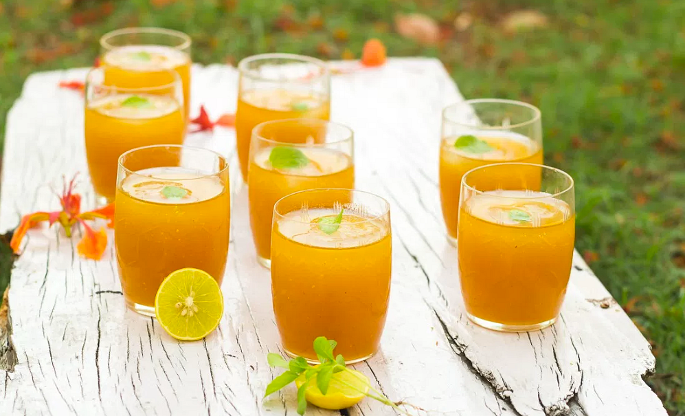 Besides being cooling, bael (wood apple) helps boosts the immune system and fights off bacterial and viral infections. (Photo Courtesy: <a href="http://lemoninginger.com/2015/09/11/wood-apple-sherbet-bael-ka-sherbet/">lemoninginger.com</a>)