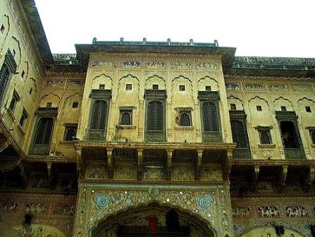 On Nehru’s 53rd death anniversary, here’s looking back at the memories of the Haksar Haveli in Delhi-6.