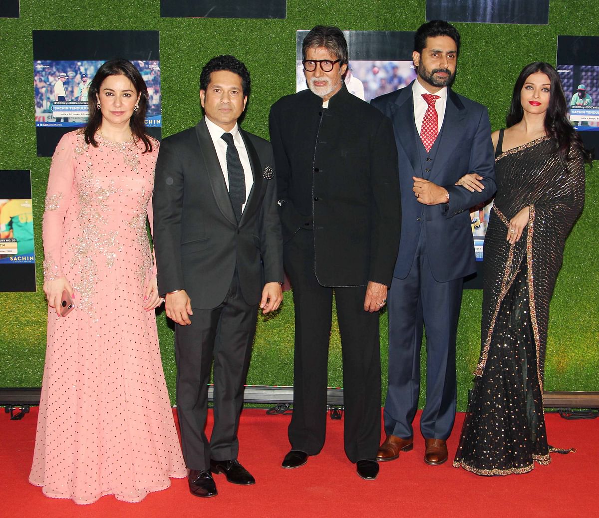 From Shah Rukh Khan to Pahlaj Nihalani - the who’s who of Bollywood were at the ‘Sachin’ premiere.