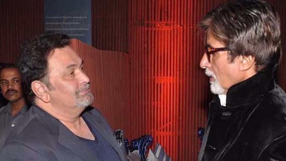 

Rishi Kapoor and Amitabh Bachchan greet each other at a film event. (Photo courtesy: Twitter/<a href="https://twitter.com/NewsWorldEnt">@NewsWorldEnt</a>)
