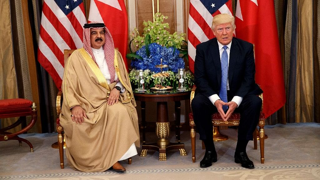 U.S. President Donald Trump, right, meets with Bahrain’s King Hamad bin Isa Al Khalifa in Riyadh, Saudi Arabia on Sunday, 21 May 2017. (Photo Courtesy: AP)