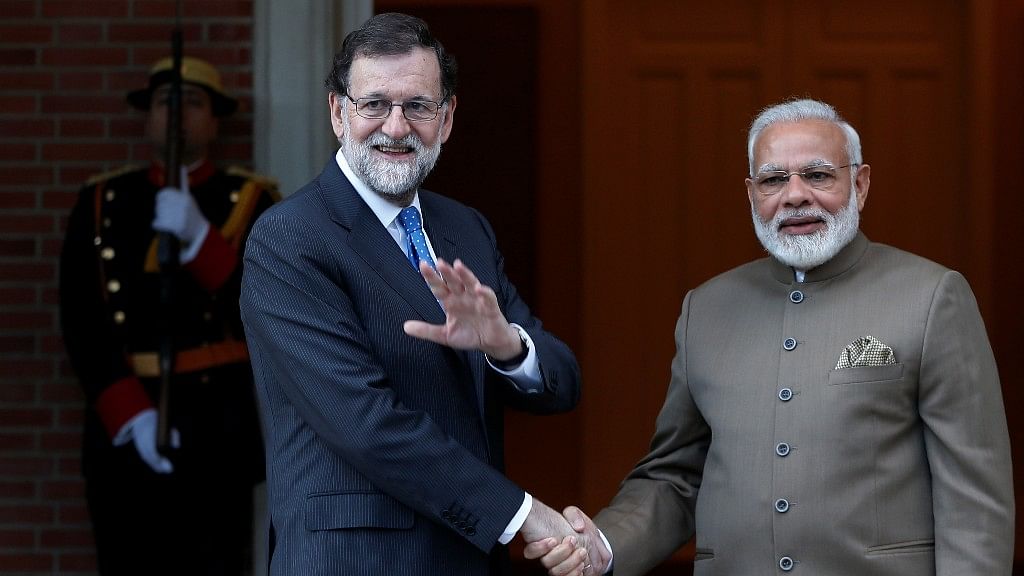 Spanish Prime Minister Mariano Rajoy gestures as he welcomes Indian Prime Minister Narendra Modi at Moncloa Palace in Madrid, Spain. (Photo: Reuters)