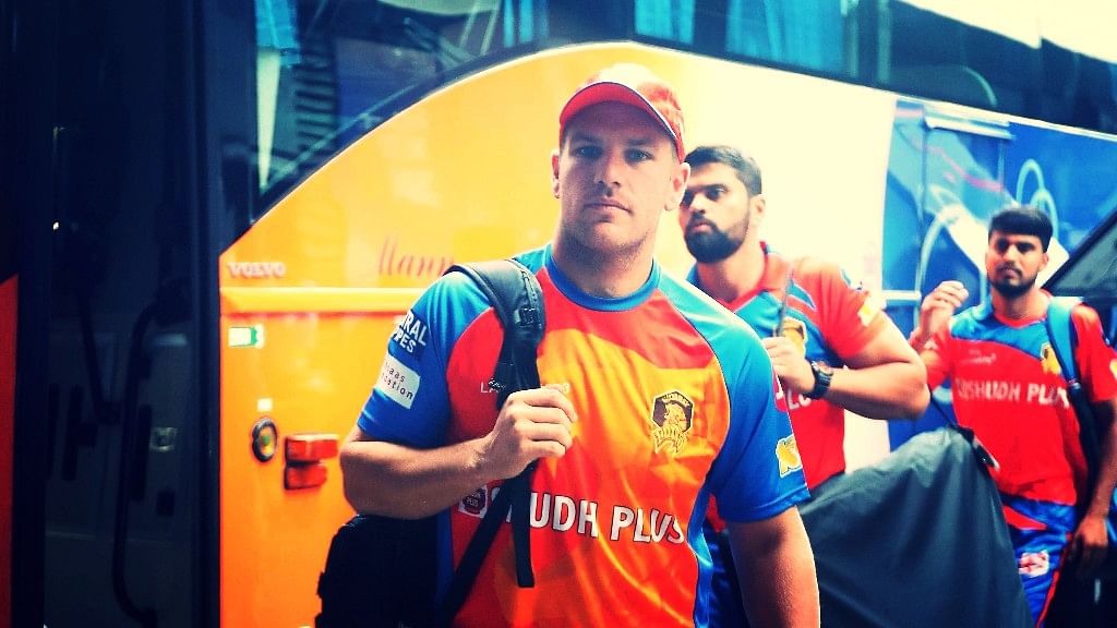 Gujarat Lions’ Aaron Finch arrives at the Wankhede Stadium without a kitbag. (Photo: BCCI)