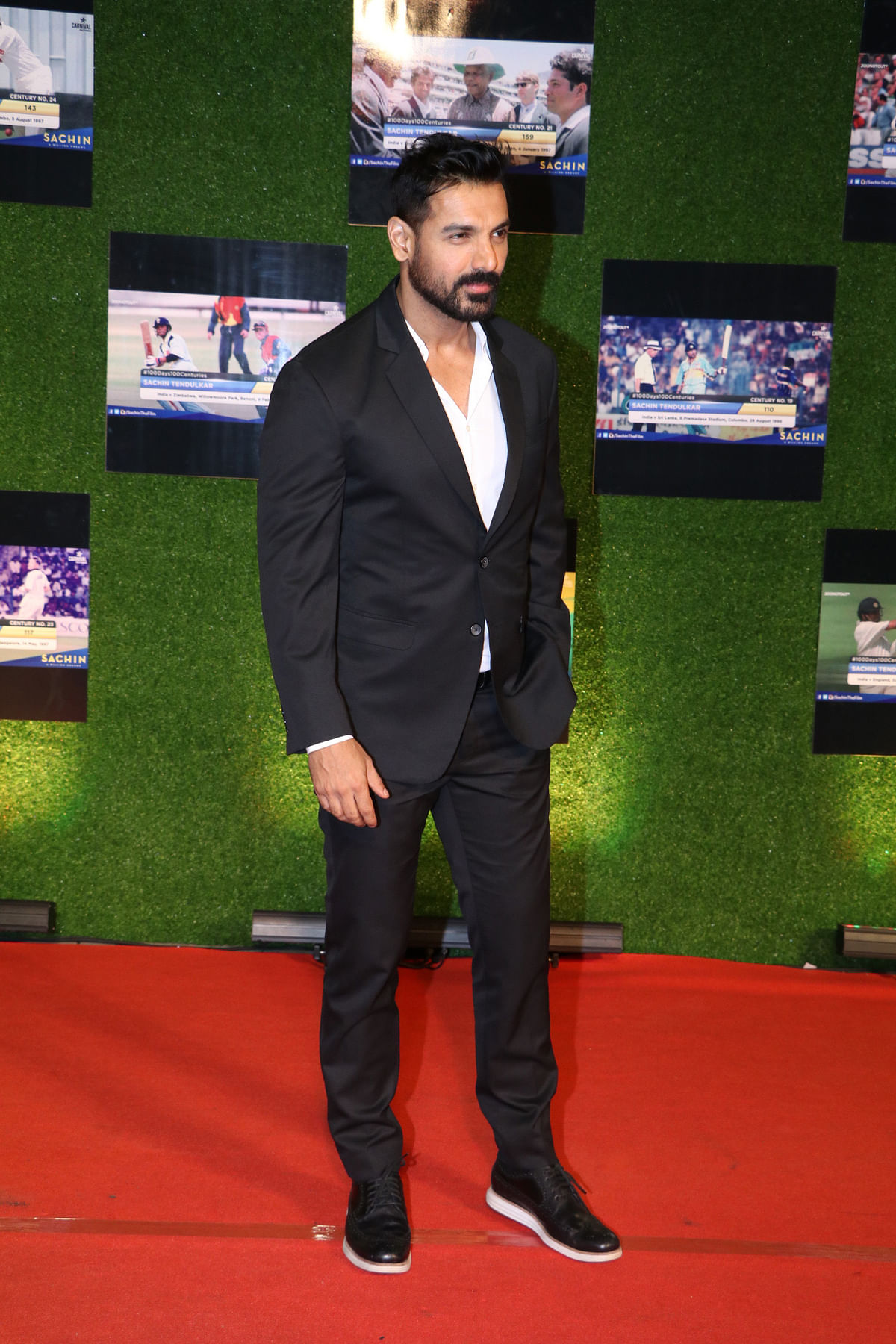 Check out the stars who attended Sachin: A Billion Dreams  premiere.
