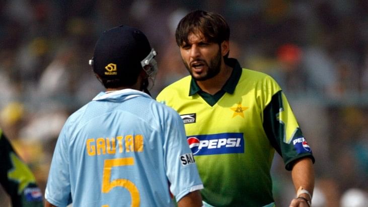 Pakistan’s Shahid Afridi (R) argues with India’s Gautam Gambhir during the third one-day international match in Kanpur in November 2007.&nbsp;