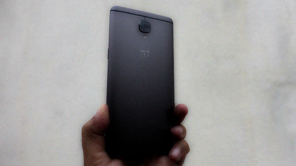OnePlus 3T will continue to sell in India. (Photo: <b>The Quint</b>)