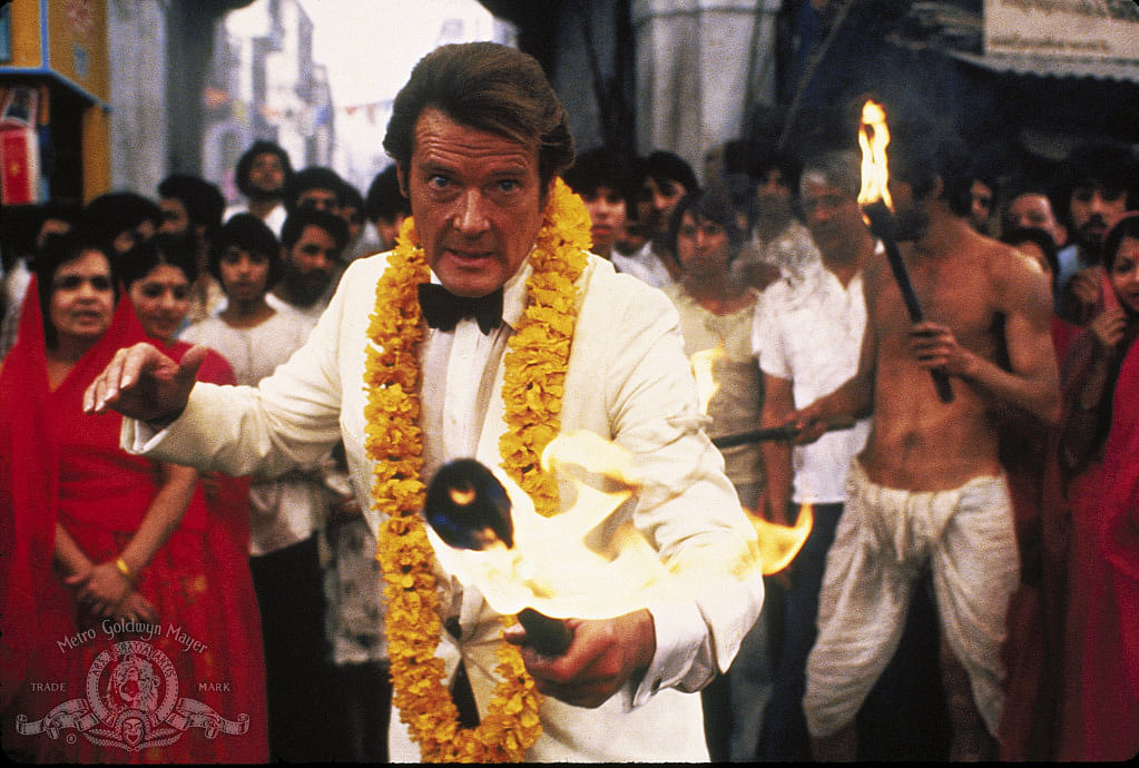Khalid Mohamed recalls what it took to meet Roger Moore while he was shooting in India for a  James Bond film.