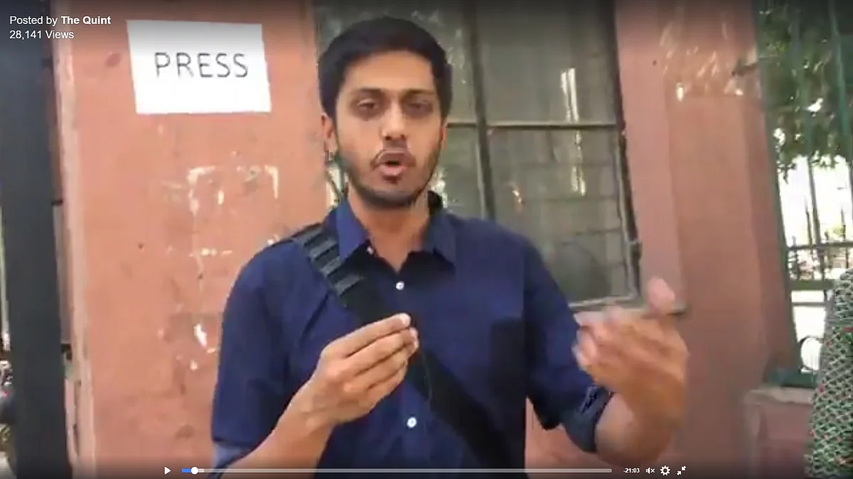 Meghnad Bose, Reporter at <b>The Quint </b>(Photo Courtesy: Facebook/<b><a href="https://www.facebook.com/quintillion/videos/811891408978049/?pnref=story">The Quint</a></b>)