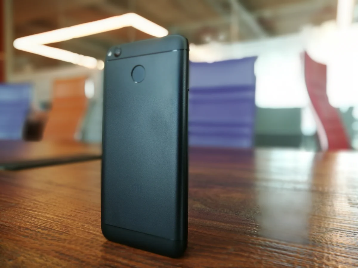 Matte black on the Redmi 4 looks good. (Photo: <b>The Quint</b>)