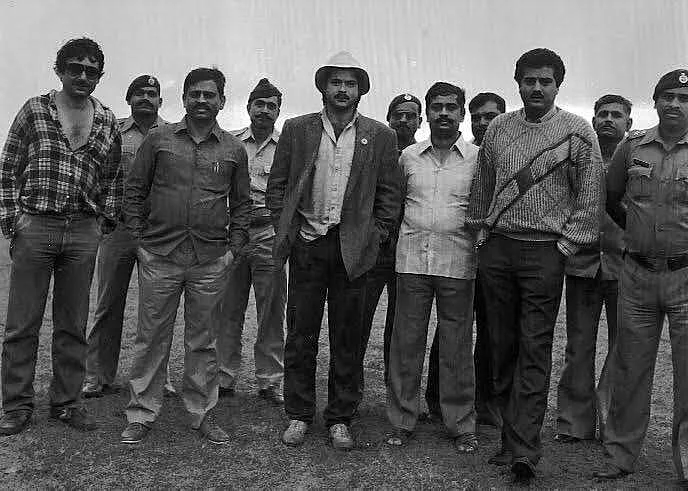 Anil Kapoor behind the scenes of <i>Mr India</i> with Shekhar Kapur, Boney Kapoor and crew members. (Photo courtesy: <i>Mr India</i> Team)