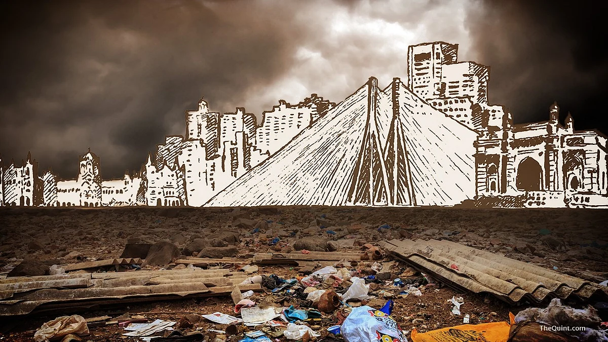 Several stretches of the Mithi river have no water and are strewn with garbage. (Photo: T<b>he Quint</b>/Liju Joseph)