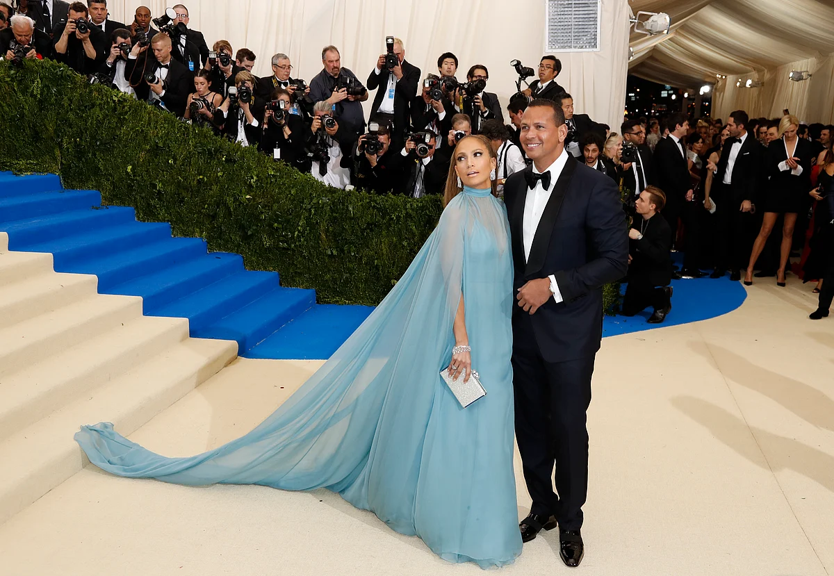Jennifer Lopez goes for a near cover-it-all statement this year. (Photo: Reuters) 