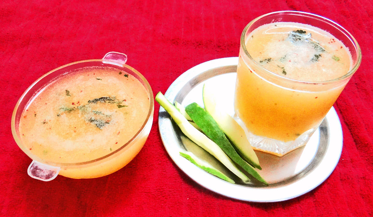 This khatta meetha drink made from unripe mangoes helps protect from sun stroke.(Photo: iStock)
