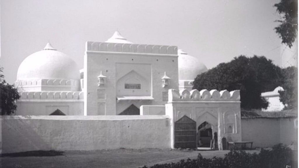 The Babri Masjid in early 1900s. (Photo Courtesy: The British Library Board)