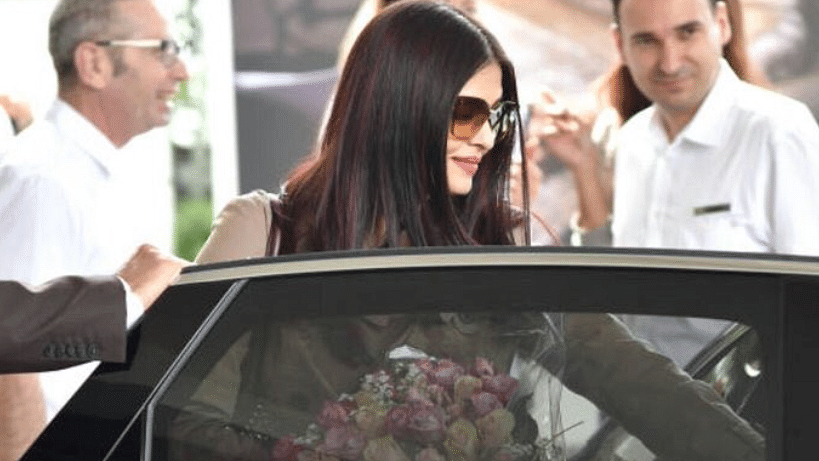 Aishwarya Rai Bachchan arrives in Cannes with her daughter. (Photo courtesy: Twitter/L’oreal Paris India)