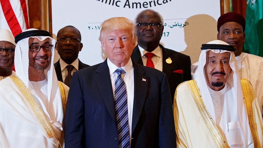 US President Donald Trump (centre) poses with King Salman (right) and other Saudi Arabian leaders (Photo: AP)