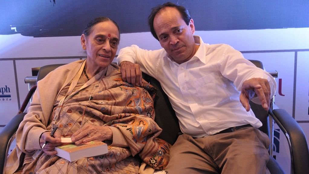 Justice Leila Seth <i>(left) </i>with her son Vikram. (Photo: <b>The Quint</b>)