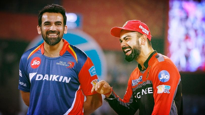 Zaheer Khan (L) and Virat Kohli (R) speak to each other ahead of their last league match of IPL 10. (Photo: BCCI)
