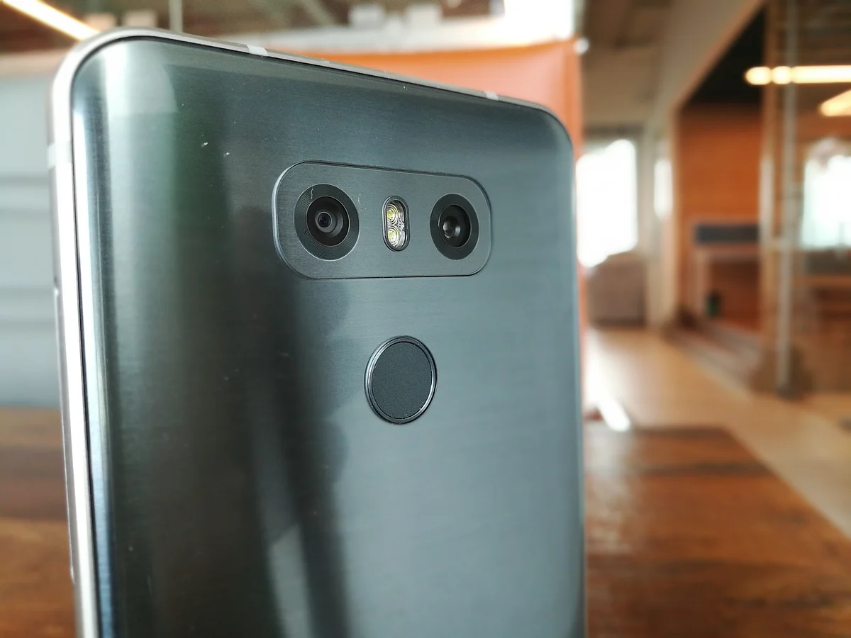 The dual camera at the back comes with a 120-degree wide-angle lens. (Photo: <b>The Quint)</b>