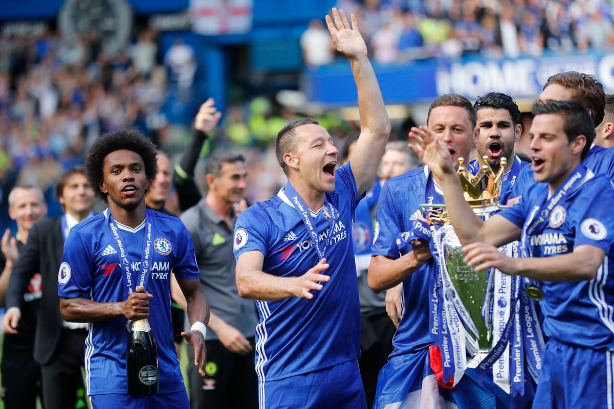 John Terry was given a guard of honour by his teammates as he was symbolically withdrawn in the 26th minute.