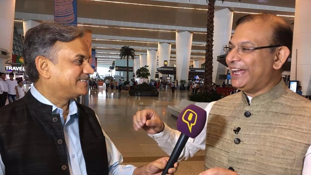The Quint’s Editorial Director Sanjay Pugalia with Minister of State for Civil Aviation, Jayant Sinha. (Photo: <b>The Quint</b>)