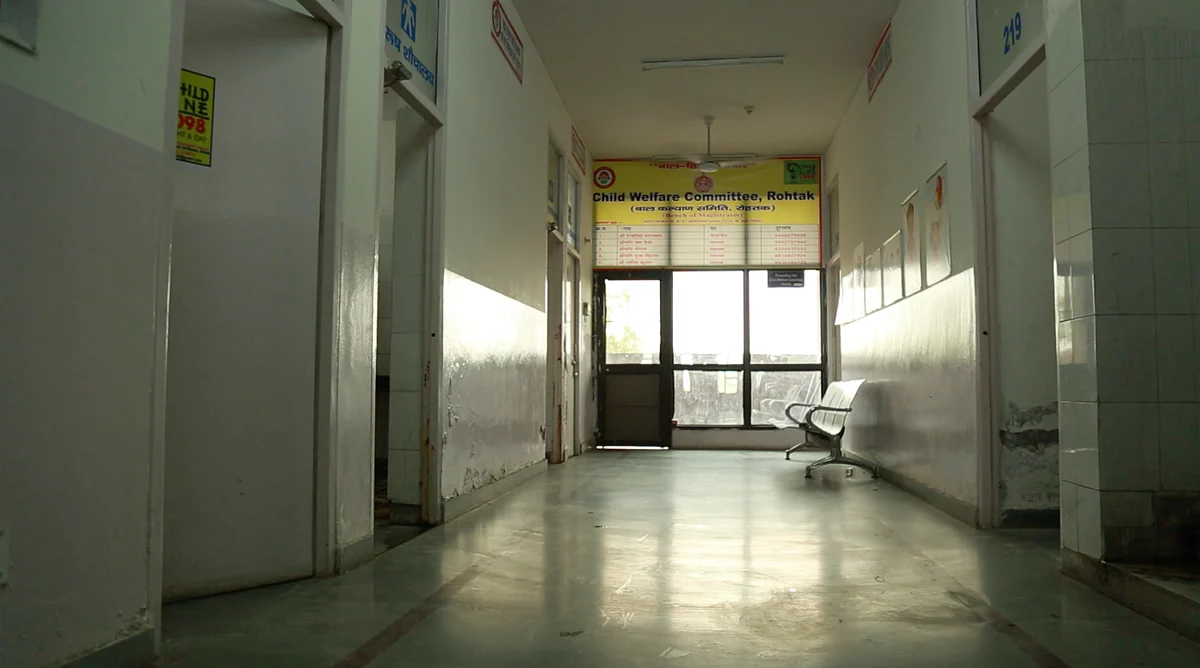 A semi-lit labyrinth of corridors leads to the chambers where the members of the Child Welfare Council (CWC) in Rohtak, sit. (Photo: <b>The Quint</b>/Athar Rather)