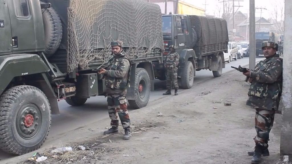 File image of Indian Army personnel in Pulwama in Jammu and Kashmir. Image used for representational purposes. (Photo Courtesy: Aijaz Dar)