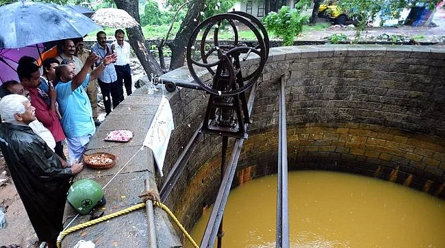 Not every part of the well’s quaint history could be preserved, however, as the hand-pump that had been imported from England in 1902 was no longer in a state to be repaired. (Photo Courtesy: <a href="http://www.thenewsminute.com/article/forgotten-decades-115-yr-old-well-saving-day-drought-hit-thrissur-rail-station-63228">The News Minute</a>)